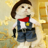 Chat portant le costume d'Halloween Cowboy