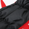Détail du corps rembourré noir du costume mille-pattes